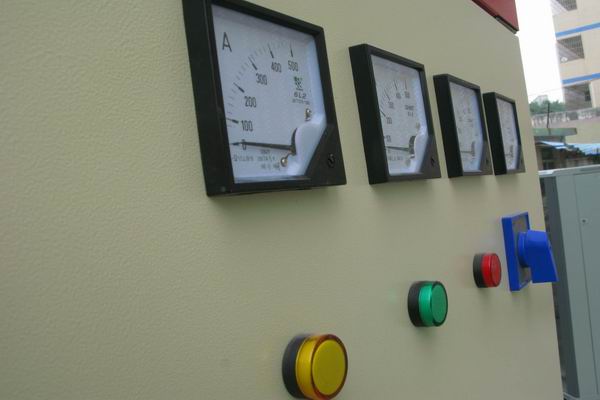 新华配电箱-3683讲讲配电箱的操作和检修步